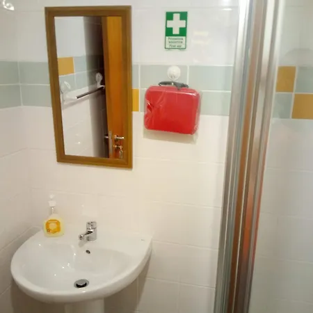 Costa Lodges, Shared Room Hostel Santa Cruz (Madeira)