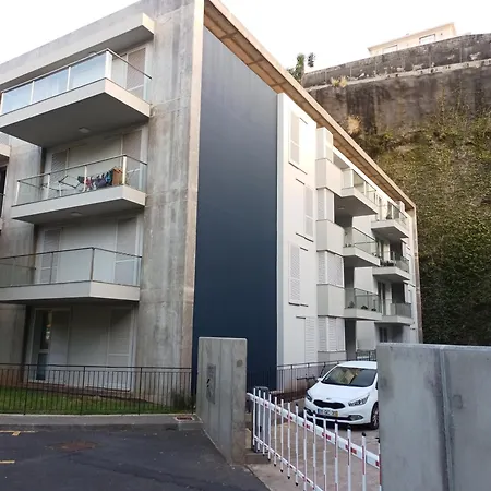 Hostel Costa Lodges, Funchal And Santa Cruz, Madeira *