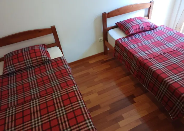 Hostel Costa Lodges, Funchal And Santa Cruz, Madeira *