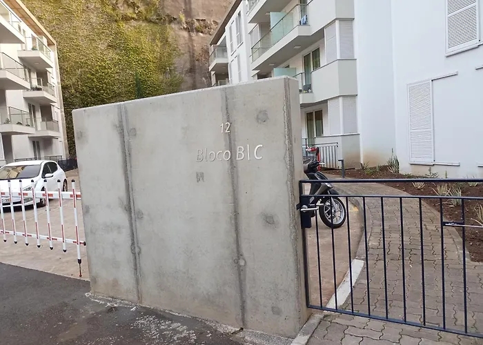 Costa Lodges, Funchal And Santa Cruz, Madeira Hostel *